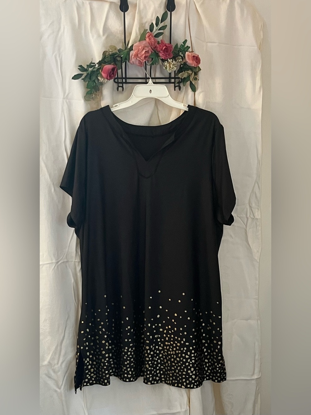 Black Short Sleeve Swim Tunic with Gold Dot Hem size 26-28 NWOT